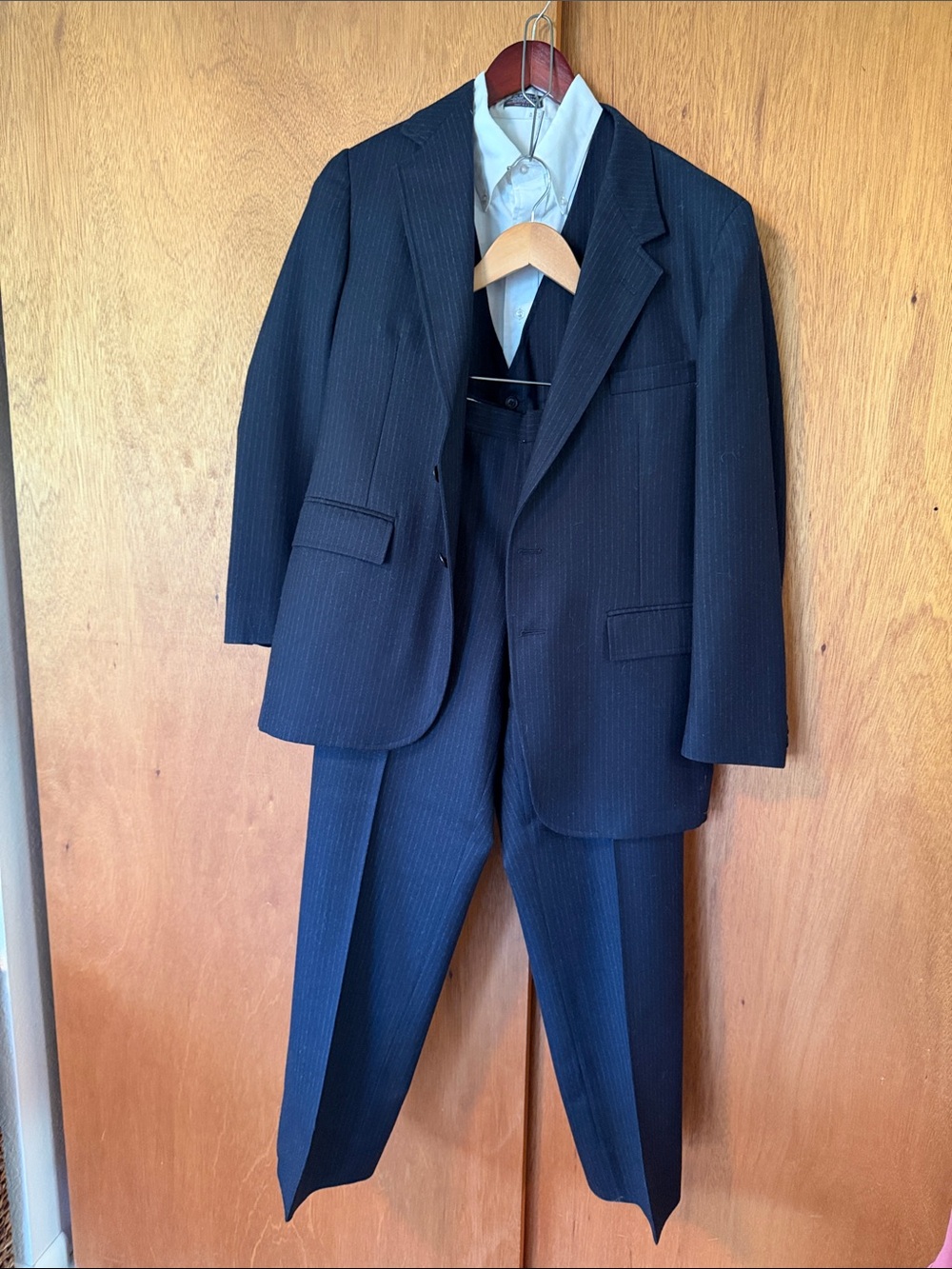 Beautiful 3-Piece Tailored Men's Navy Blue Wool Pinstriped Suit